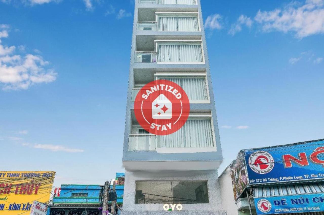 Oyo 176 374 Hotel Nha Trang Luaran gambar