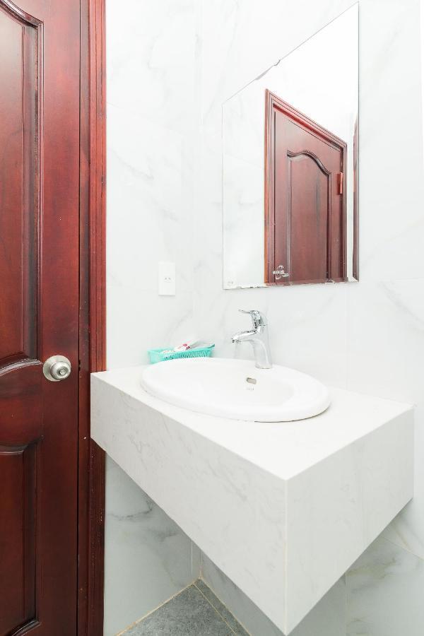 Oyo 176 374 Hotel Nha Trang Luaran gambar