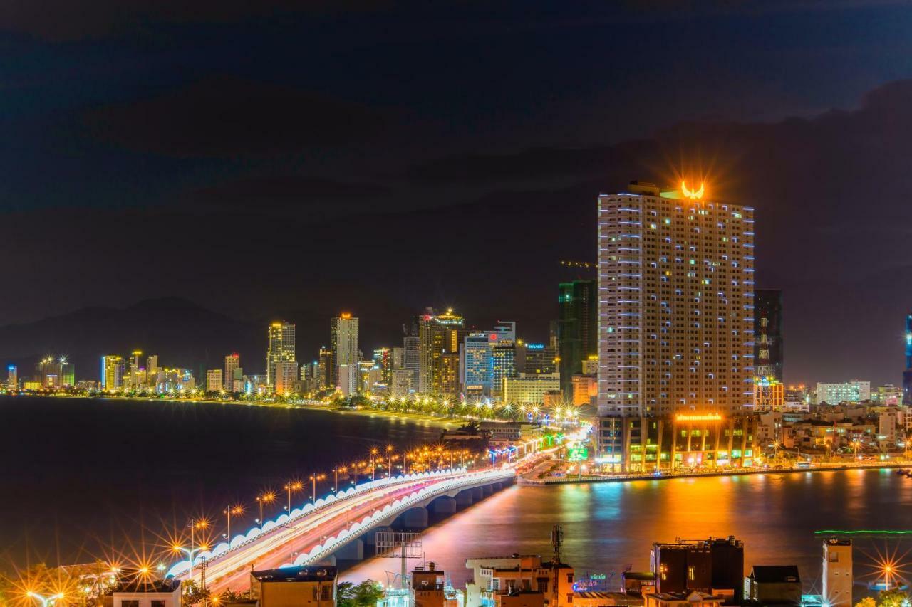 Oyo 176 374 Hotel Nha Trang Luaran gambar